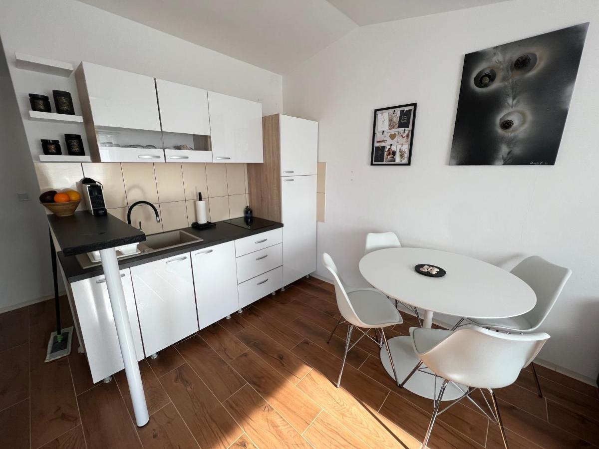 Apartment Mona Vir Luaran gambar