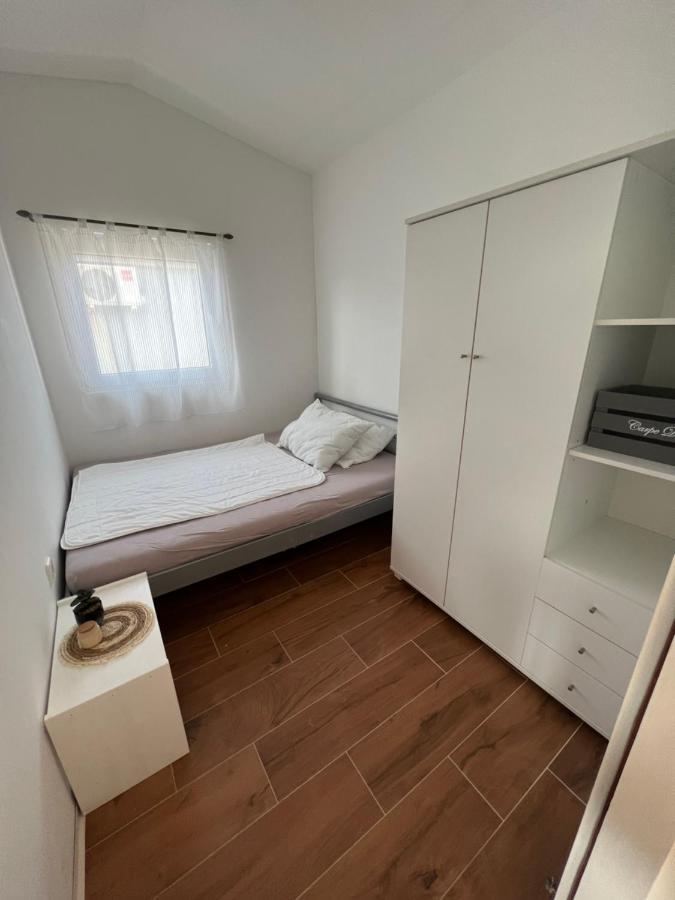 Apartment Mona Vir Luaran gambar